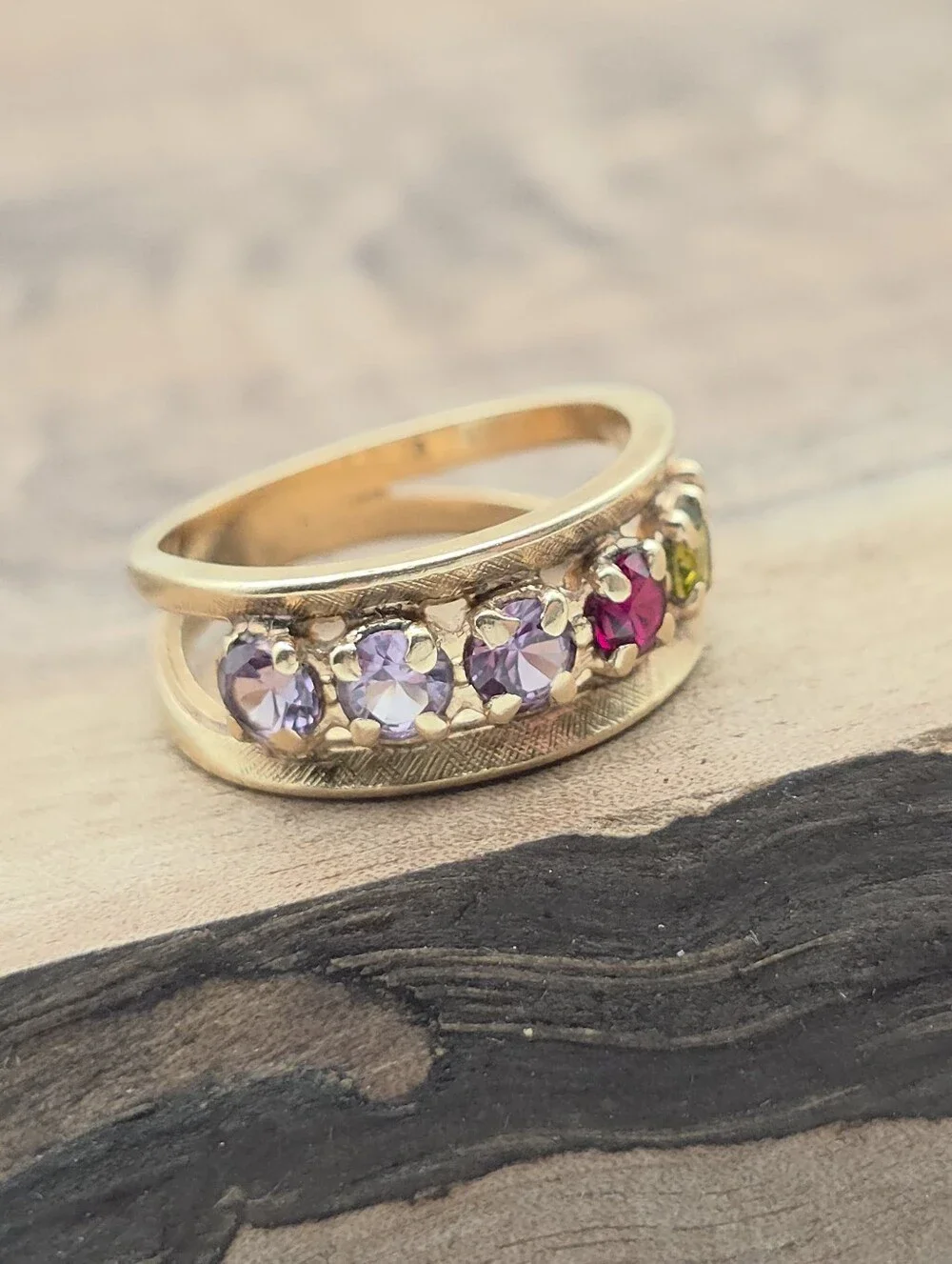 Vintage Gleamlight 14k Gold 6 Stone Split Shank Wide Textured Band Mothers Ring
